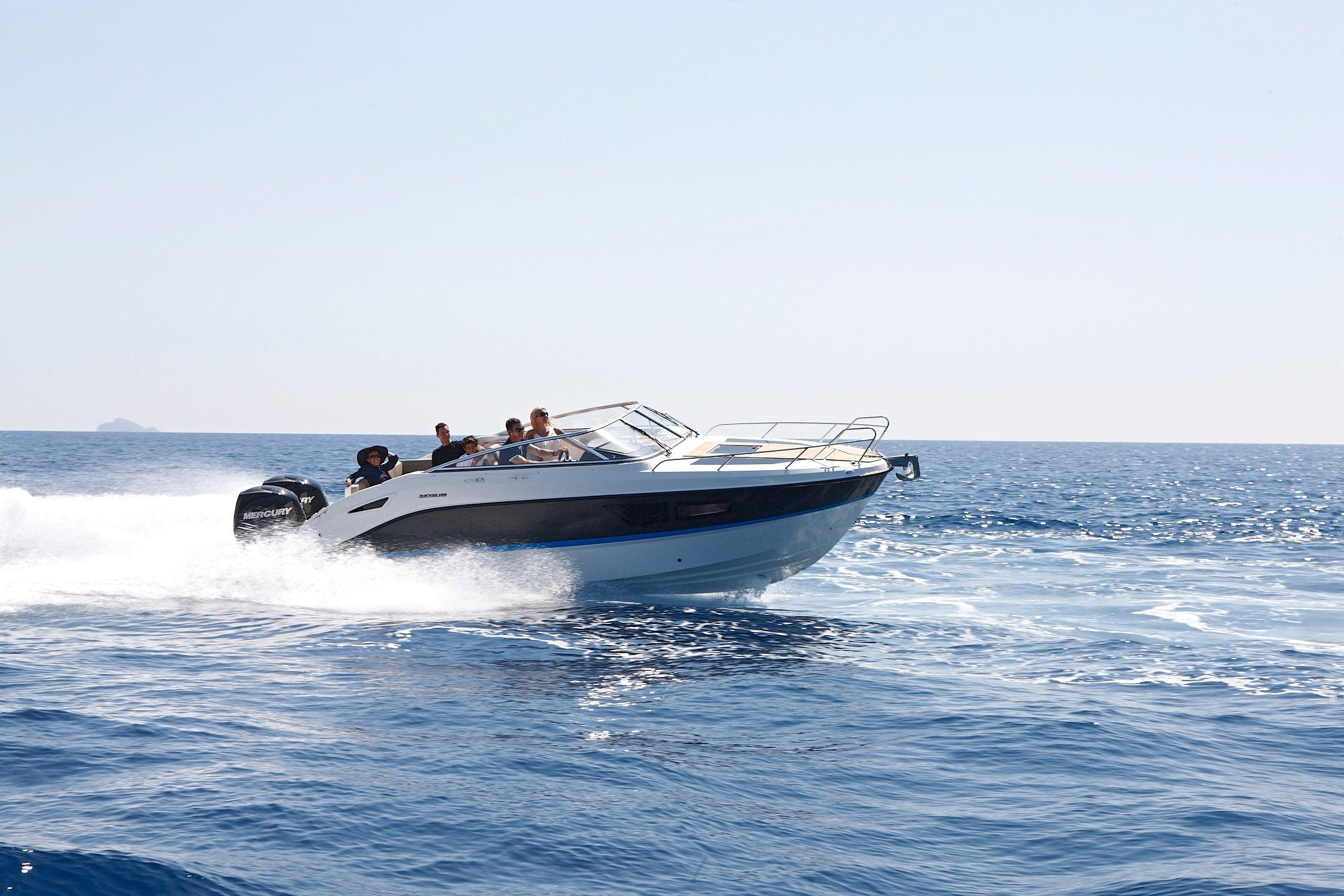 Quicksilver805Cruiser_04.jpg