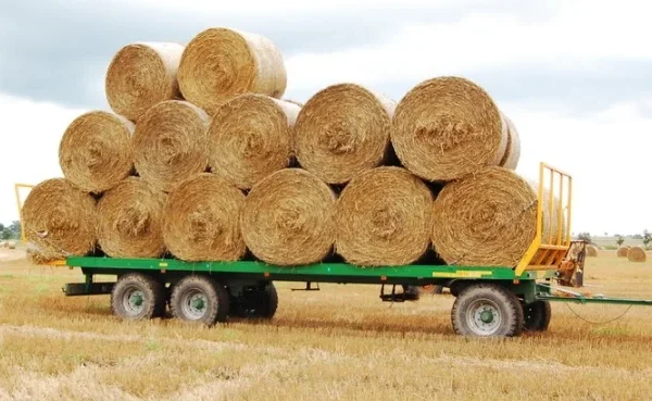 Dreiachser Ballentransportwagen für Schlepper PB16